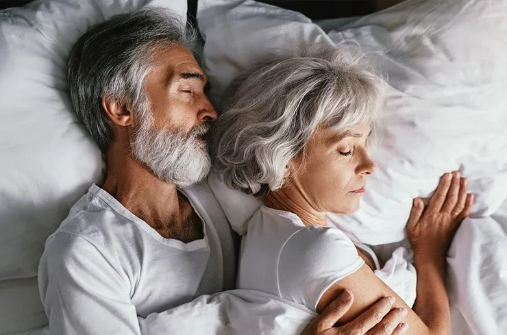 Couple fibromyalgique qui dort